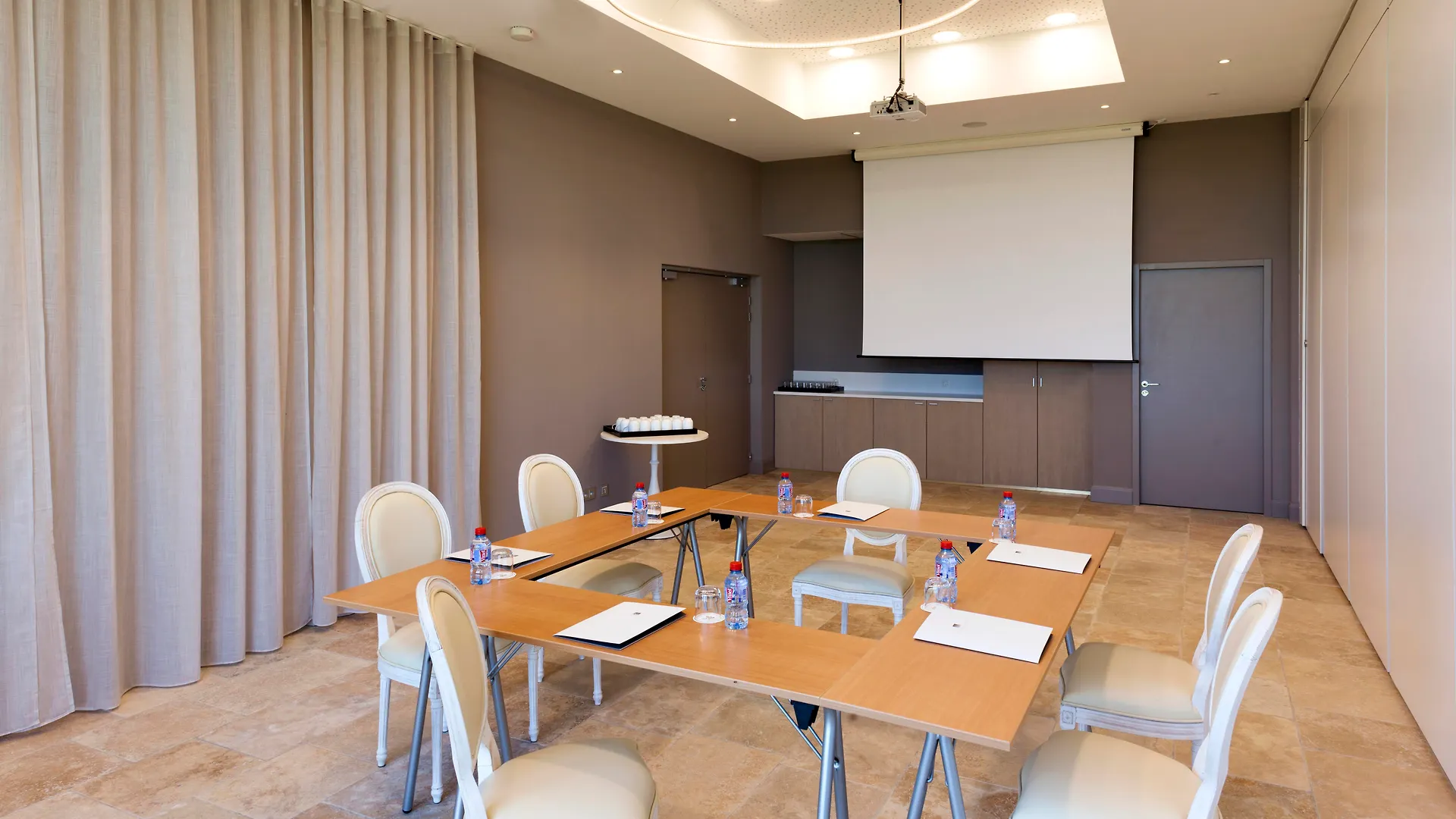 Mas Des Herbes Blanches Hotel & Spa - Relais & Chateaux Joucas
