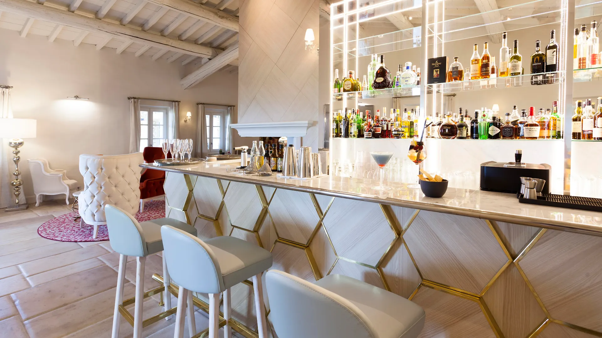 Mas Des Herbes Blanches Hotel & Spa - Relais & Chateaux Joucas 5*,
